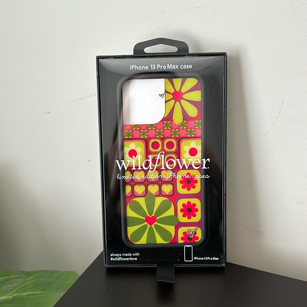 NIB Wildflower iPhone 13 Pro Max Floral Printed Case